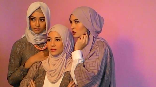 Gaya Trio Seleb Cantik yang Memutuskan Berhijab