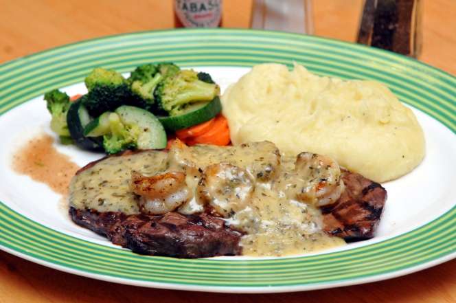 Santapan Porsi Besar dan Sehat di Resto Keluarga