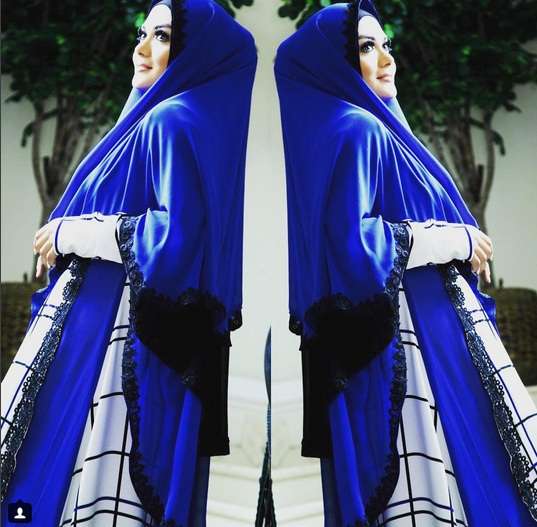 Krisdayanti Kian Cantik dengan Busana Syar`i