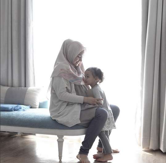Momen Kebahagiaan Ria Miranda di Kehamilannya