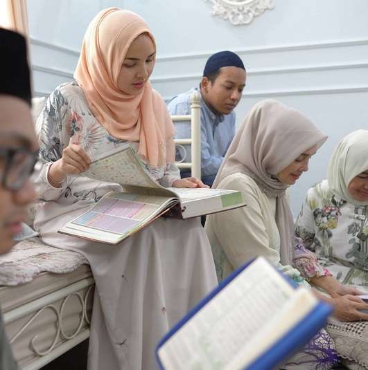 Momen Kebahagiaan Ria Miranda di Kehamilannya