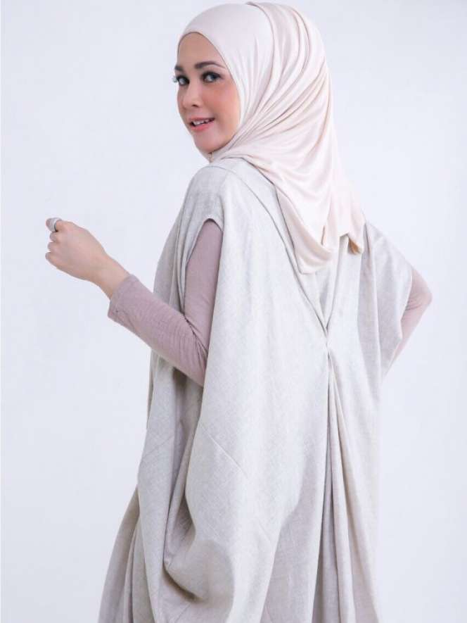 Cantik Elegan, Koleksi Hijab Maia Estianti
