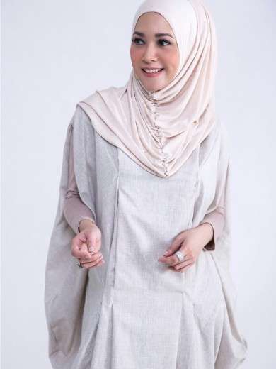 Cantik Elegan, Koleksi Hijab Maia Estianti