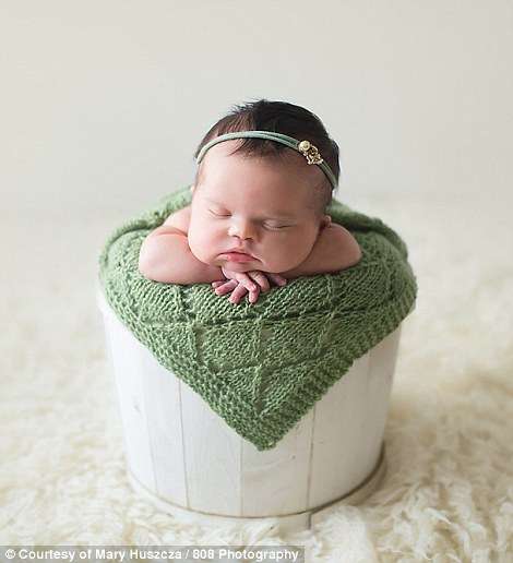 Potret Kebahagiaan Bayi Cantik Down Syndrome