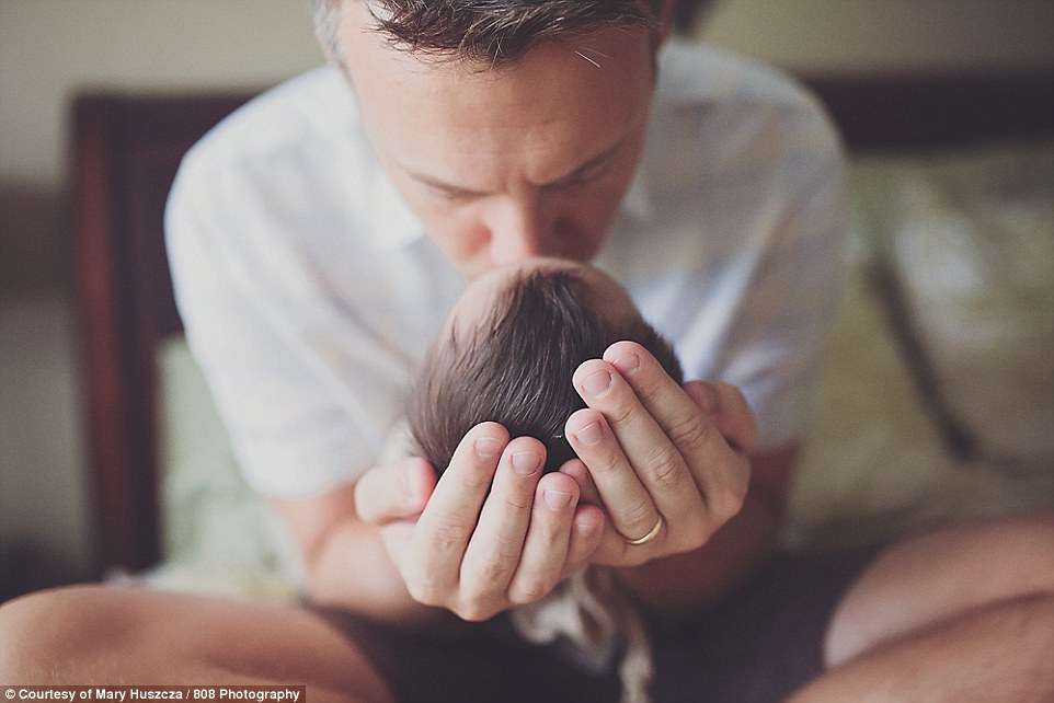 Potret Kebahagiaan Bayi Cantik Down Syndrome