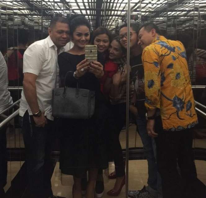 Momen Manis Kebersamaan Aurel Hermansyah dan Krisdayanti