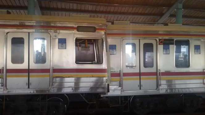 Detik-detik Usai Tubrukan Dua KRL di Stasiun Juanda