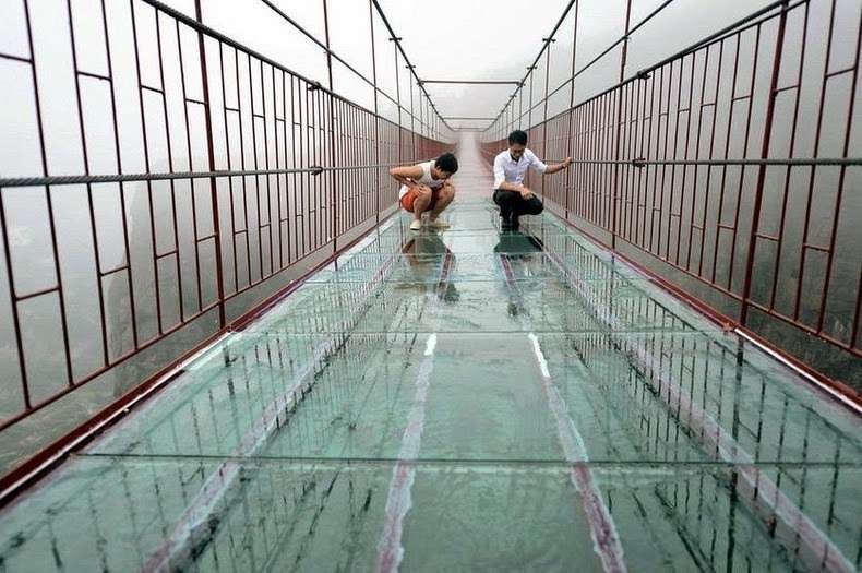 Jembatan Gantung Kaca Tiongkok Yang Buat Merinding