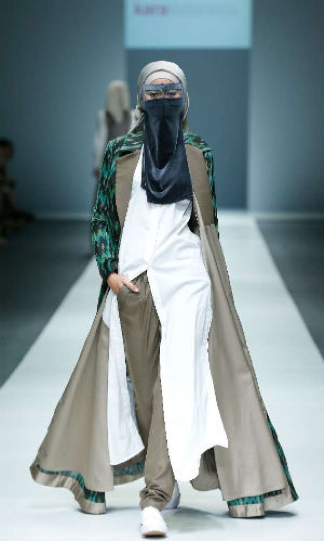 Cadar di Atas Catwalk