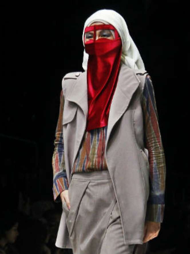Cadar di Atas Catwalk
