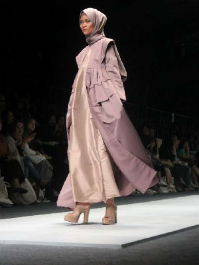 Karya 14 Desainer Hijab di Panggung JFW
