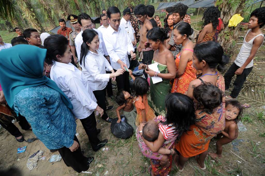 Momen Presiden Jokowi dan `Orang Rimba` Dalam Kamera