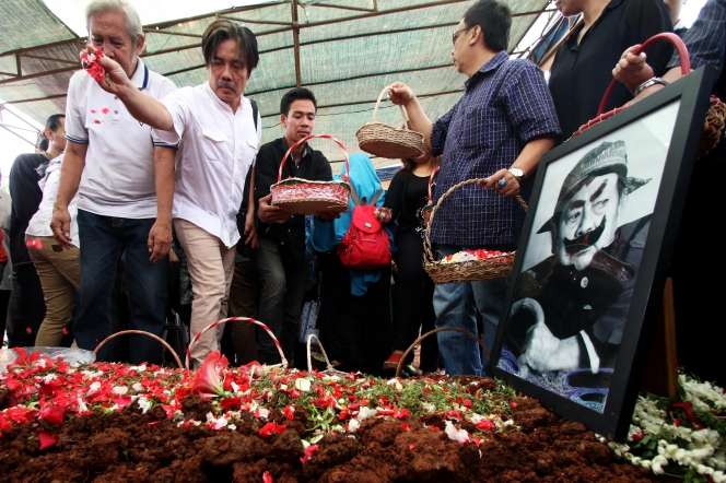Kecupan Terakhir Pak Ogah untuk Pak Raden