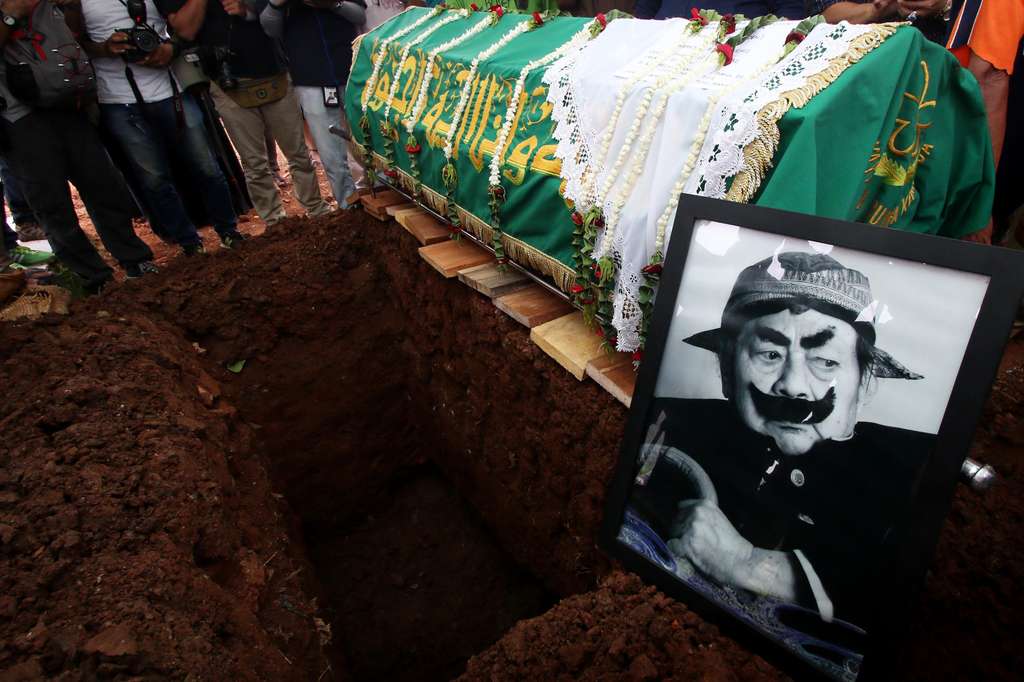 Kecupan Terakhir Pak Ogah untuk Pak Raden