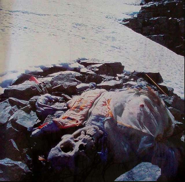 Mayat-mayat Beku Bertebaran di Gunung Everest