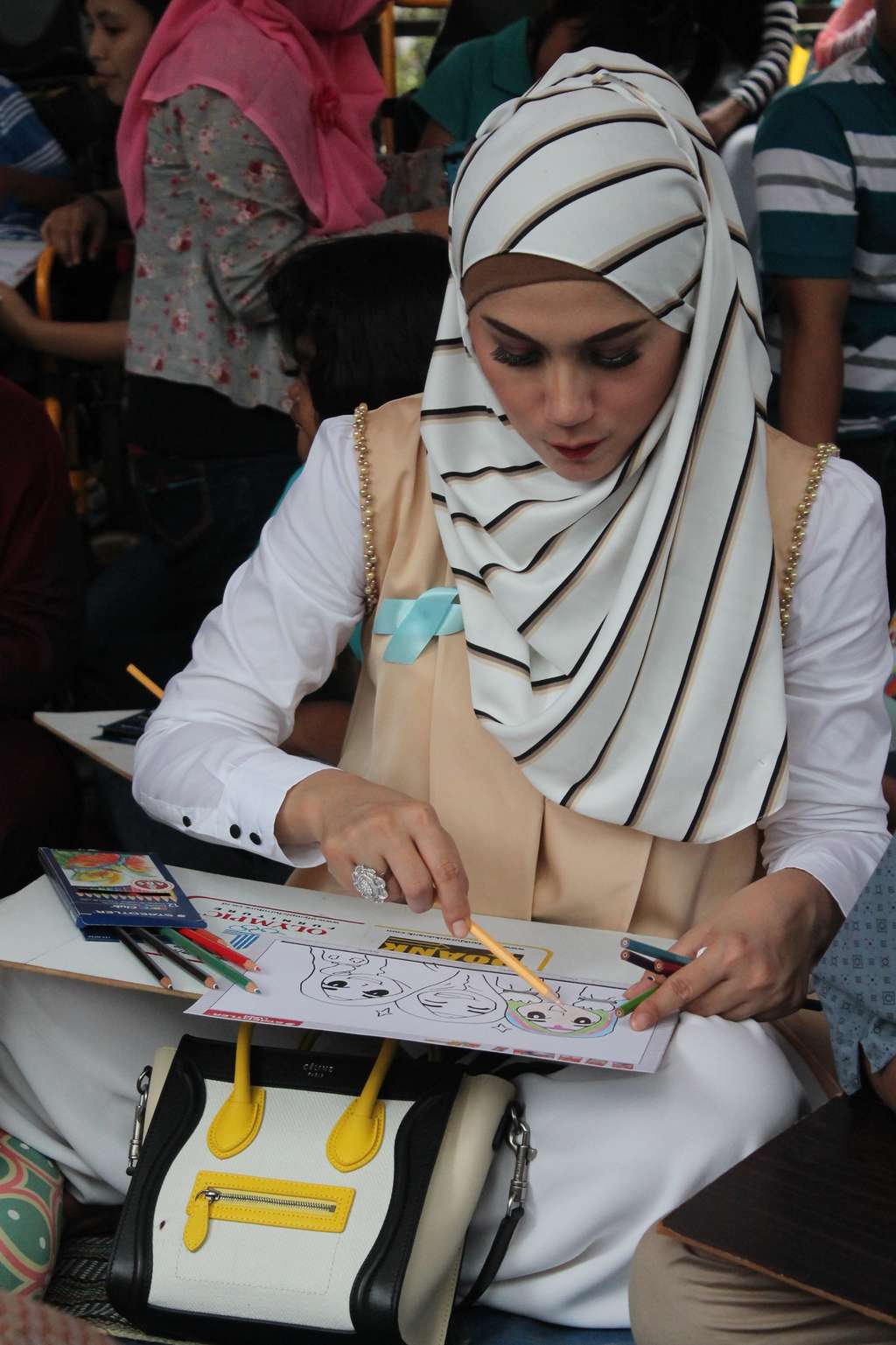 Charity Seru Bareng Dik Doank dan Yayasan Hijab Indonesia