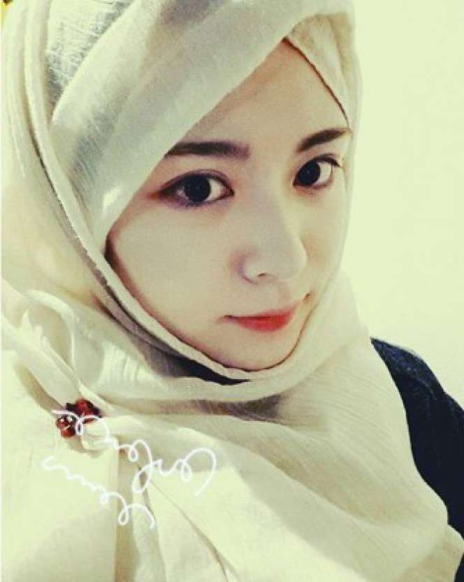 Ayana Gadis Korea Cantik Memilih Islam Dan Putuskan Berhijab