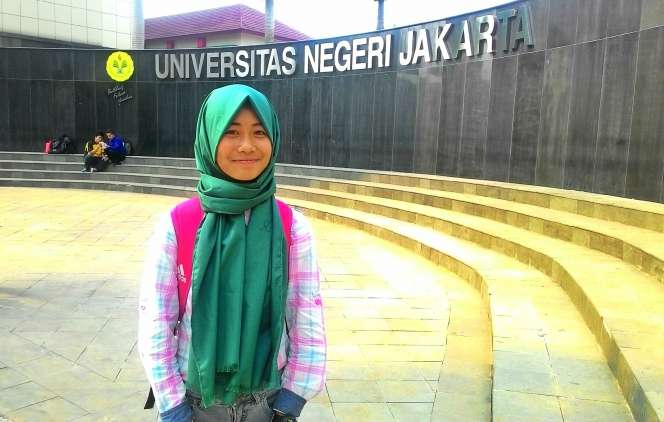Keseharian Wasit Berhijab Pertama di Indonesia