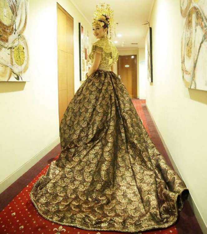 Busana Nikah Mewah Tya `Preman Pensiun`, Mantu Siti Nurhaliza