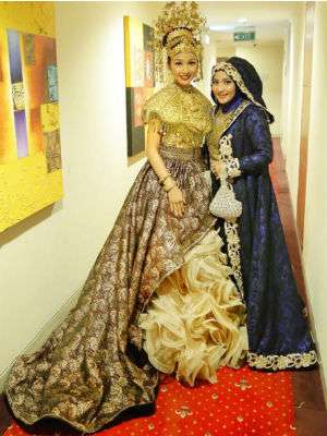Busana Nikah Mewah Tya `Preman Pensiun`, Mantu Siti Nurhaliza