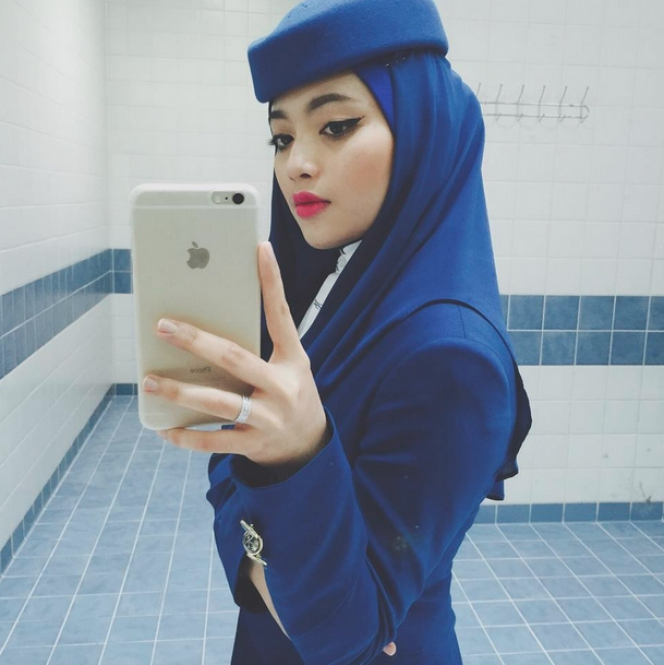 Sosok Pramugari Berparas Cantik Ini Bikin Penasaran Netizen