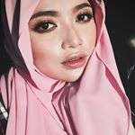Sosok Pramugari Berparas Cantik Ini Bikin Penasaran Netizen