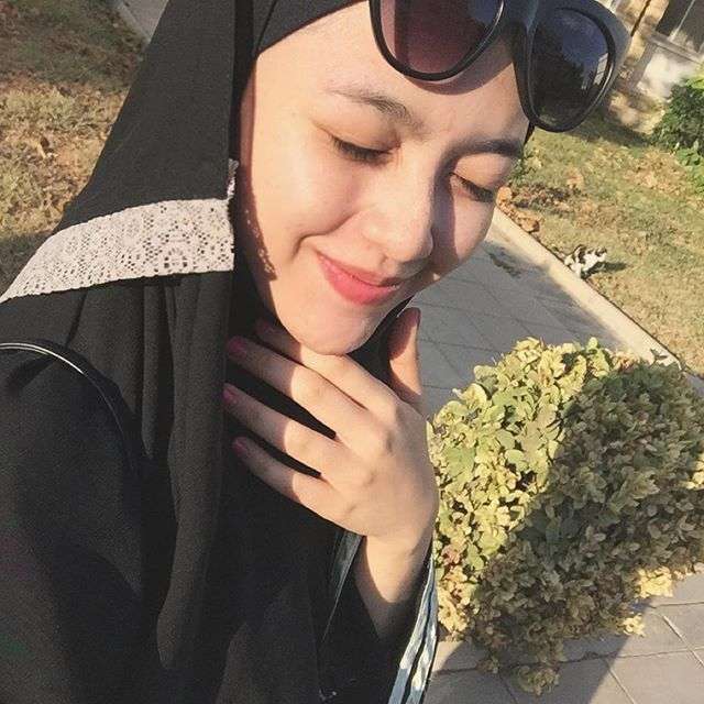 Sosok Pramugari Berparas Cantik Ini Bikin Penasaran Netizen