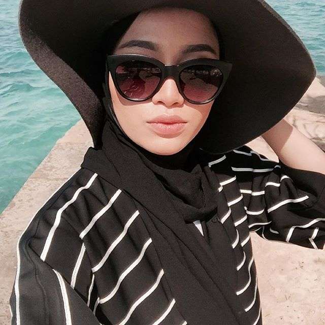 Sosok Pramugari Berparas Cantik Ini Bikin Penasaran Netizen