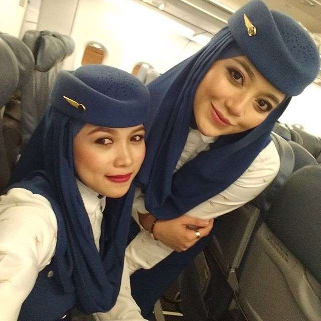Sosok Pramugari Berparas Cantik Ini Bikin Penasaran Netizen