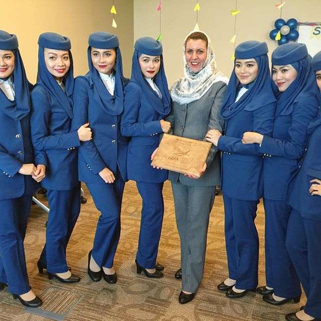Sosok Pramugari Berparas Cantik Ini Bikin Penasaran Netizen