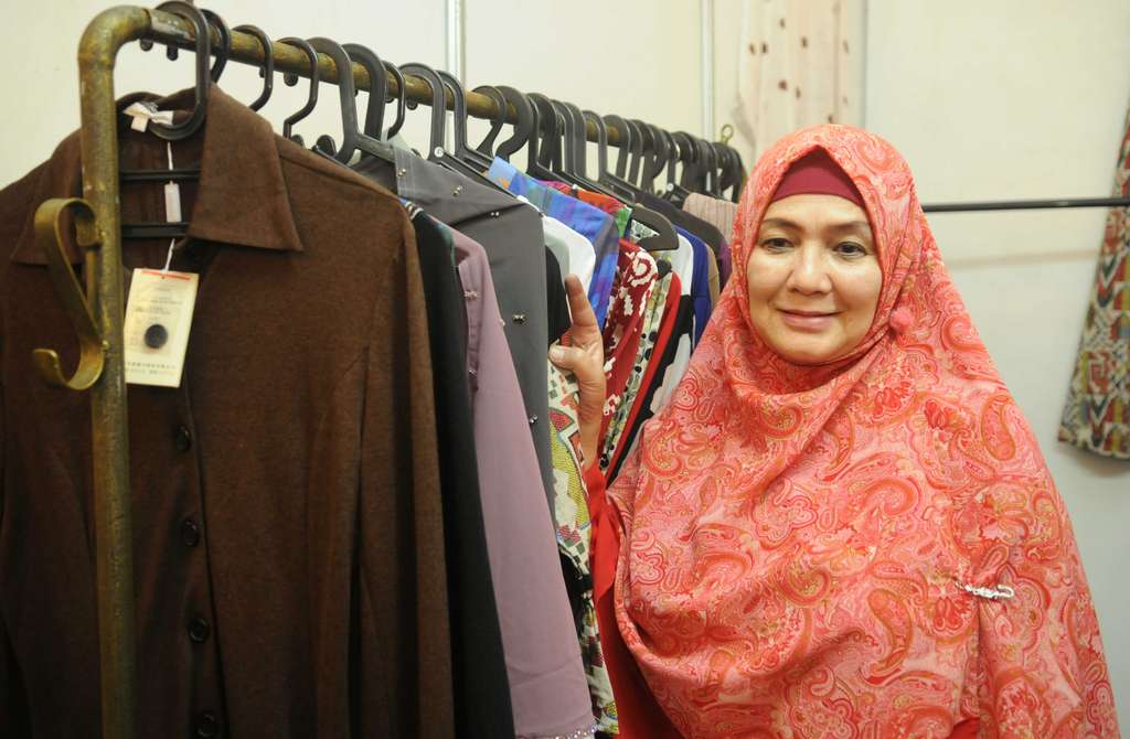 Eva Arnaz Jualan Lontong Sayur
