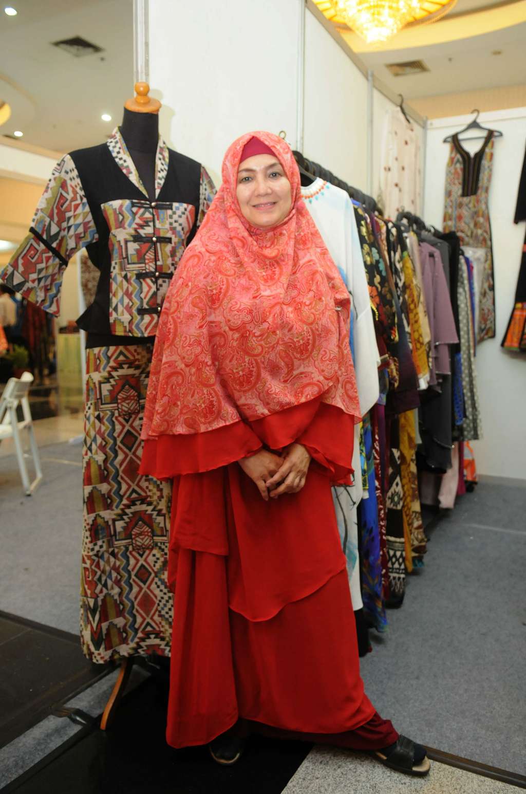 Eva Arnaz Jualan Lontong Sayur