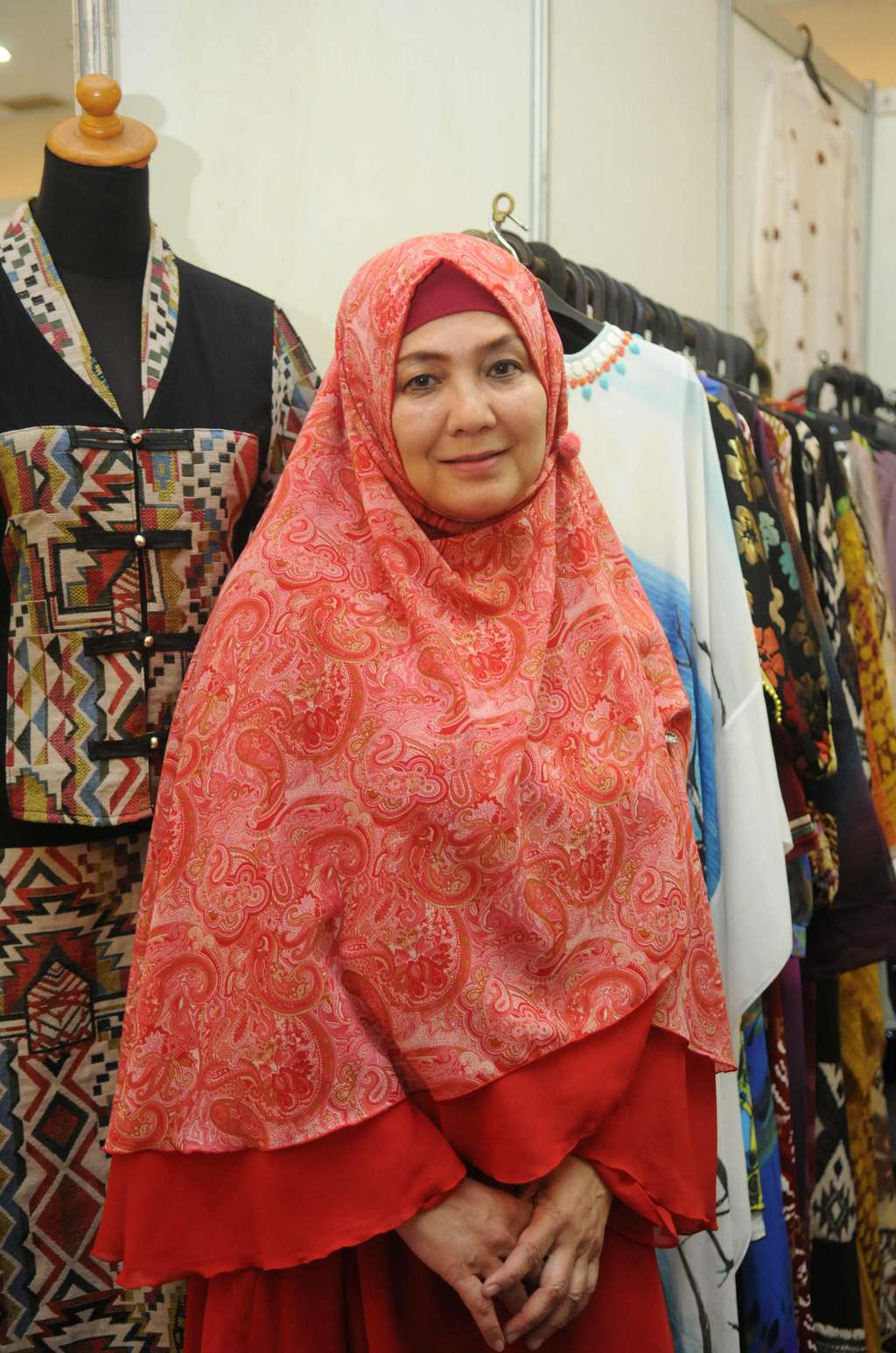 Eva Arnaz Jualan Lontong Sayur