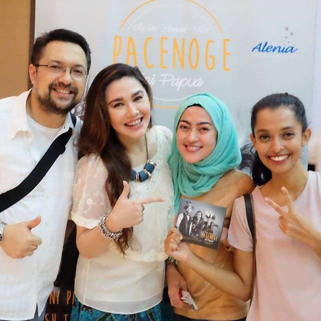 Mengintip Sarah Gadrie, Dokter Hijab Cantik Langganan Artis