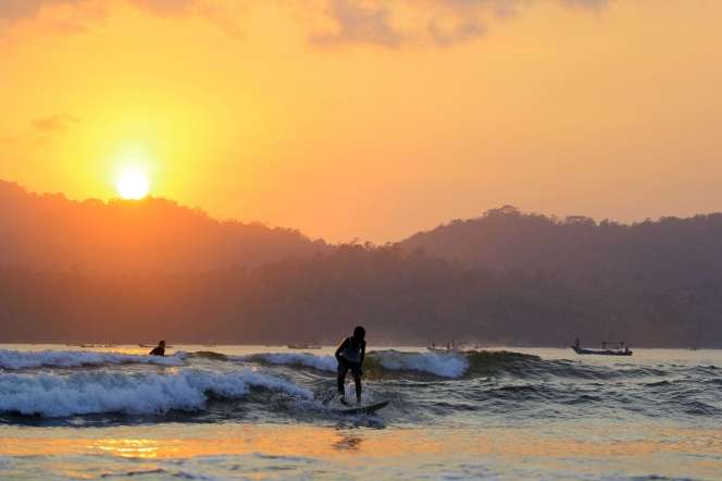 Pulau Merah, `Surga Baru` Peselancar di Timur Jawa