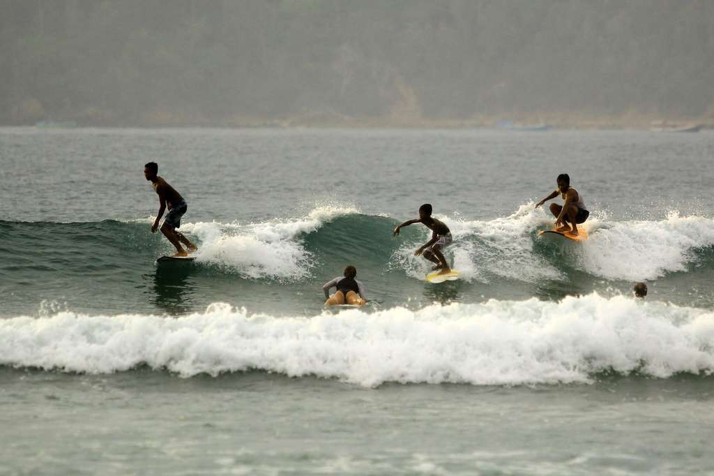 Pulau Merah, `Surga Baru` Peselancar di Timur Jawa