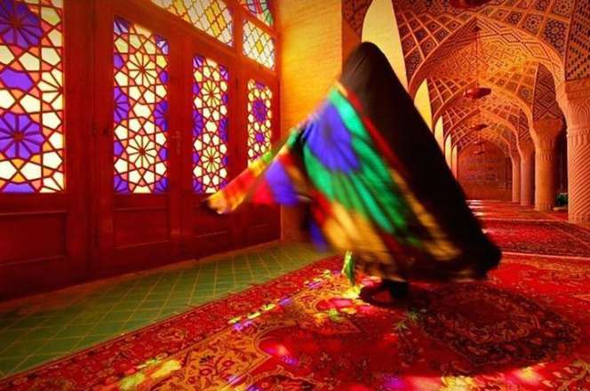 Nasr Ul Mulk, Masjid 2 Abad yang Menyimpan Rahasia Keindahan 