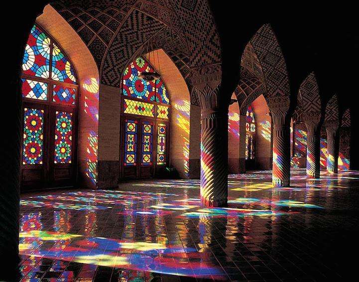 Nasr Ul Mulk, Masjid 2 Abad yang Menyimpan Rahasia Keindahan 