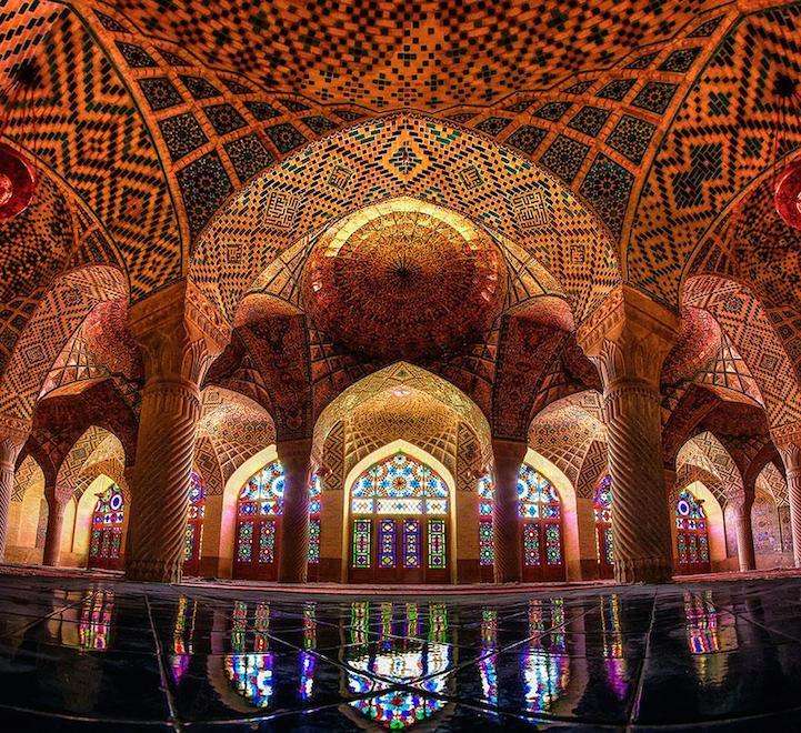 Nasr Ul Mulk, Masjid 2 Abad yang Menyimpan Rahasia Keindahan 