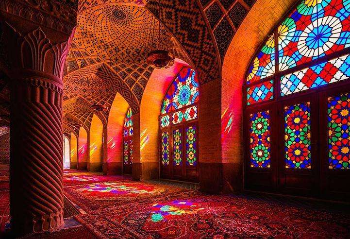Nasr Ul Mulk, Masjid 2 Abad yang Menyimpan Rahasia Keindahan 