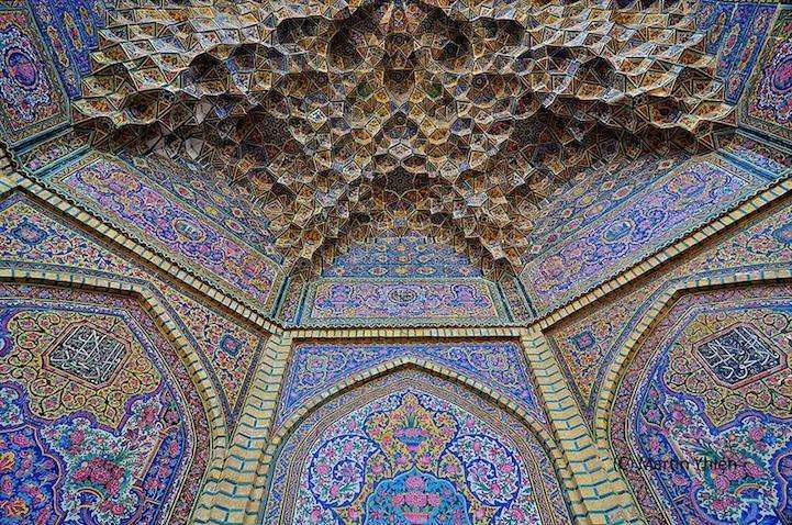 Nasr Ul Mulk, Masjid 2 Abad yang Menyimpan Rahasia Keindahan 