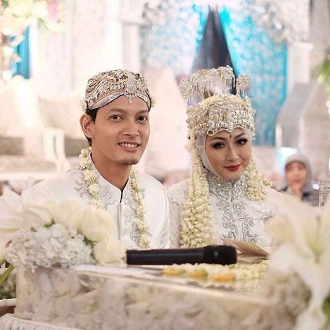 Foto Pernikahan Fedi Nuril Dengan Vanny Widyasasti