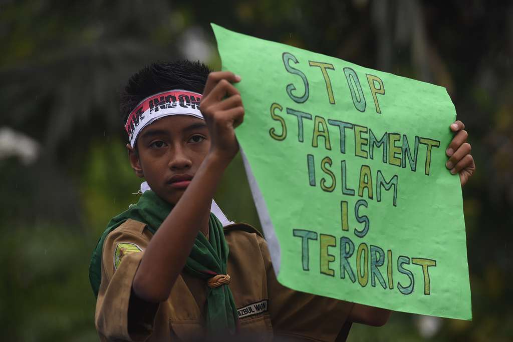 Teror Sarinah, Pelajar Serukan `Save Indonesia`