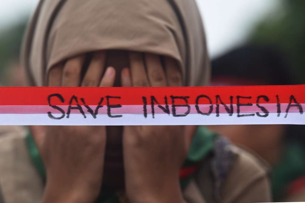 Teror Sarinah, Pelajar Serukan `Save Indonesia`