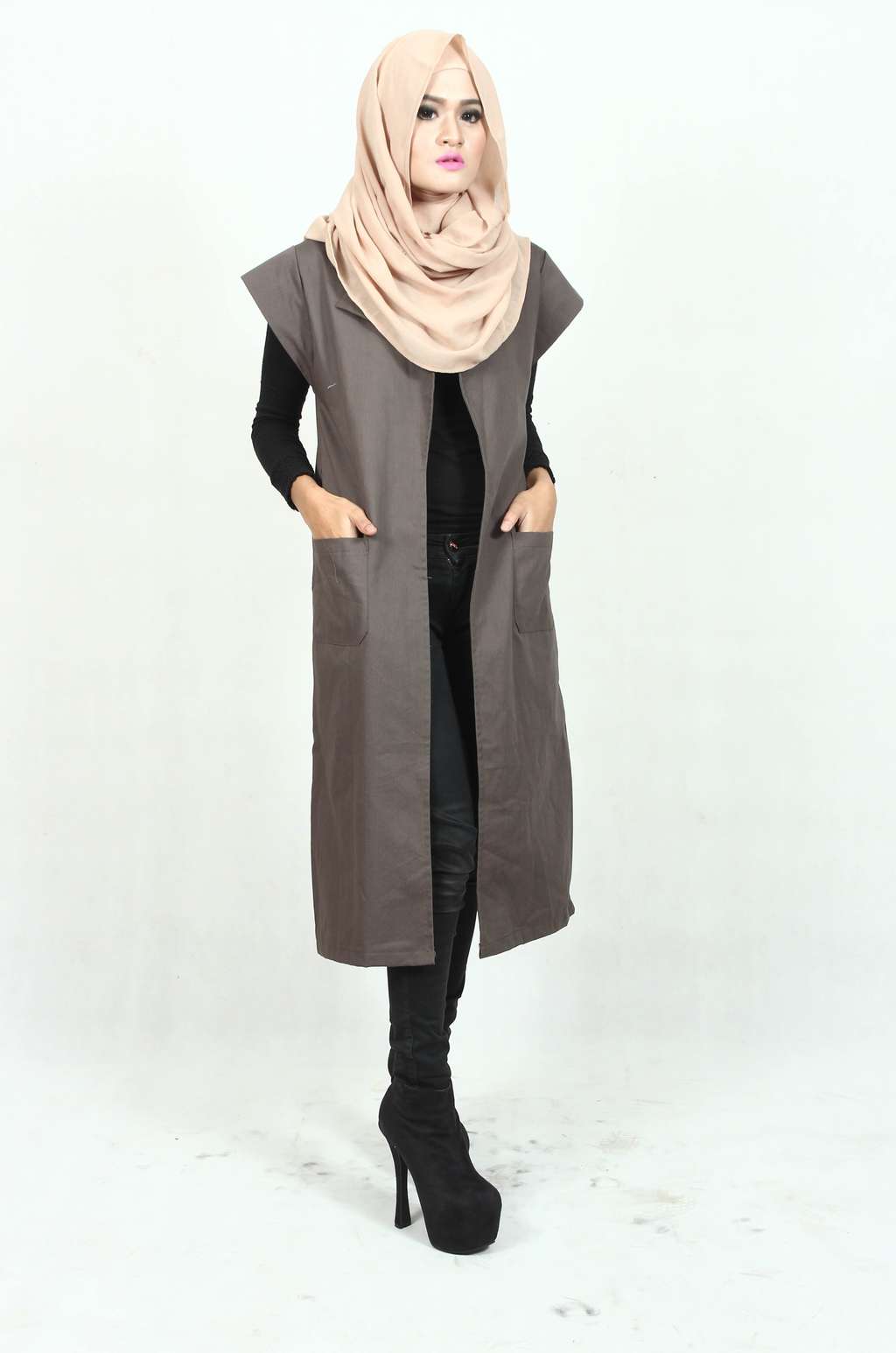 #HOTD: Nuansa `Earth Tone` Ayu Solihati