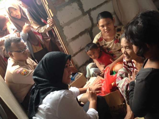 Momen Haru Bocah di Bekasi Mengetuk Hati OSIS SMAN