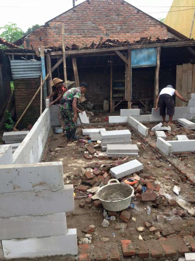 Momen Haru Bocah di Bekasi Mengetuk Hati OSIS SMAN