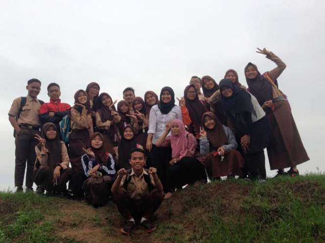 Momen Haru Bocah di Bekasi Mengetuk Hati OSIS SMAN