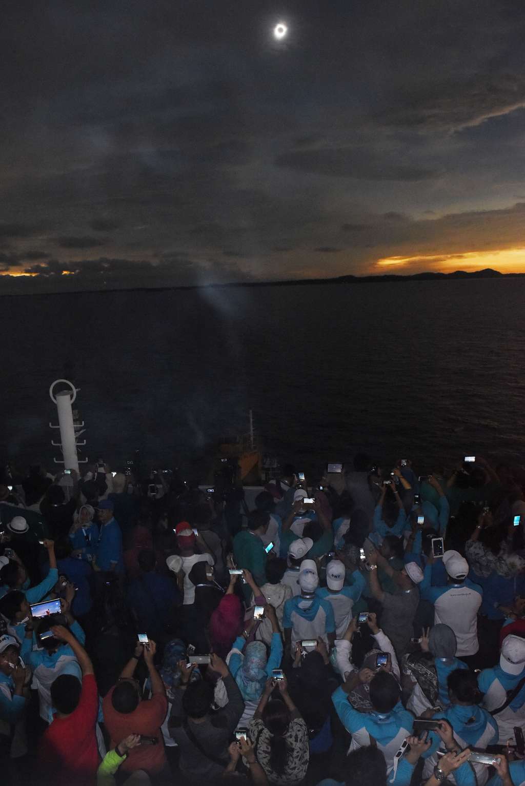 Penampakan Gerhana di Berbagai Daerah Indonesia