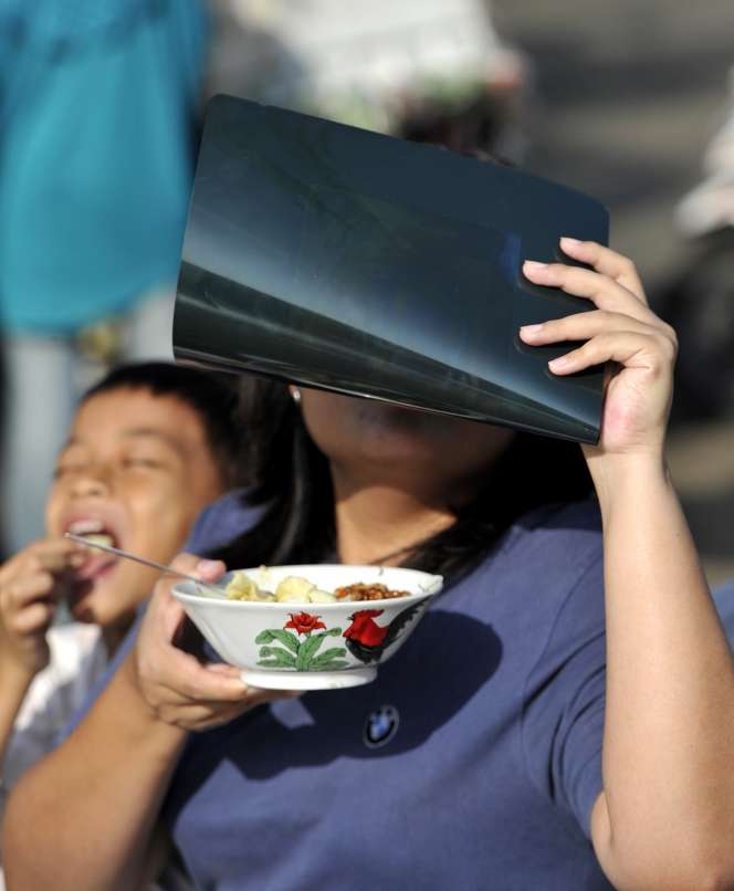 Nonton Gerhana Matahari Total dari 'Tulang Rusuk'